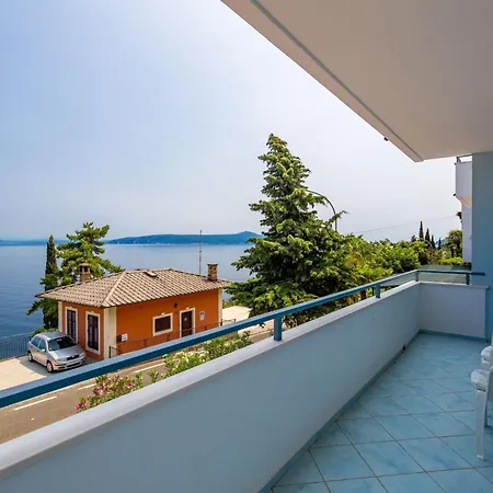 Mit Terrasse By Interhome